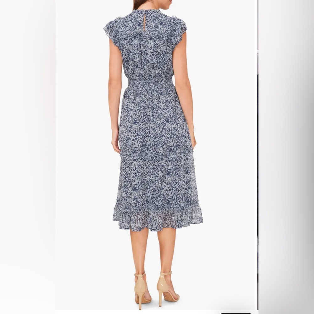 Paisley NWOT Smocked Midi dress from Halogen. Size M.